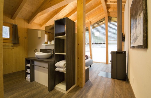 Muotathal Hotel | Hüttenhotel Husky Lodge