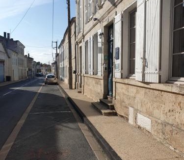 Surgeres Bed & Breakfast | H de Surgères