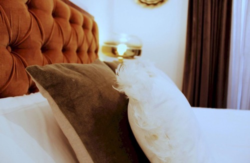 Alfalfa Hotel | H Doble Roomsole - One Bedroom Hotel, Sleeps 2