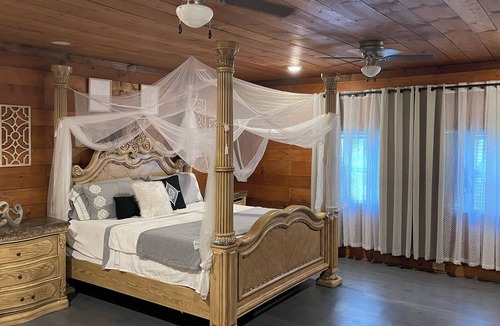 Union Dale House | H & J Home for All with a Pool