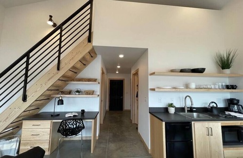 Mount Sterling House | H&M Retreats/Cabin 3/Hermann, MO