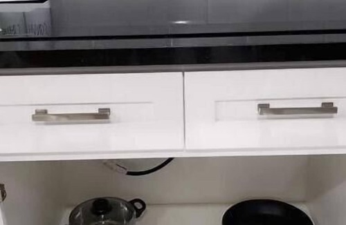 Houston Apartment | H&S Pleasure Suite with Jacuzzi 8 mi from IAH