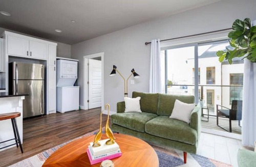 Corridor South Condo | H2/H4/H6 Spacious & Urban Modern Condo - 3 units!