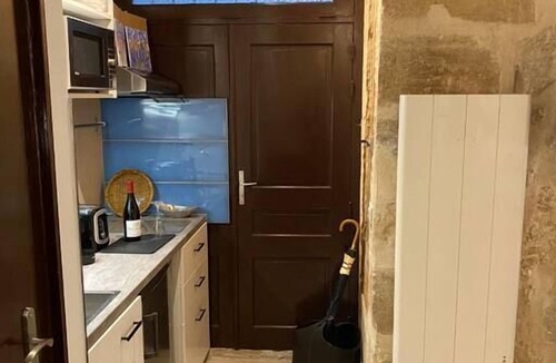 4th Arrondissement Apartment | H2 Marais Flat ground floor Wheelchair