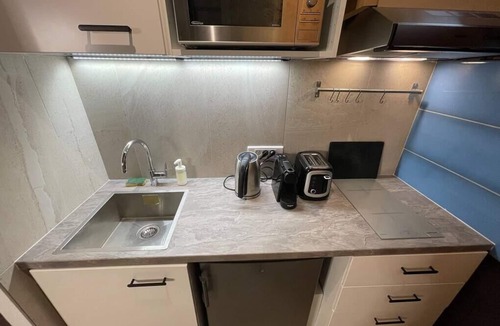 4th Arrondissement Apartment | H2 Marais Flat ground floor Wheelchair