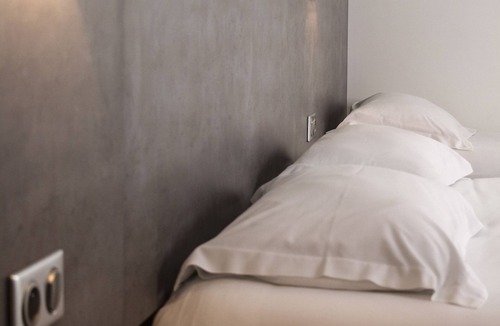 Pin - Vert Galant Hotel | H24 HOTEL Le Mans