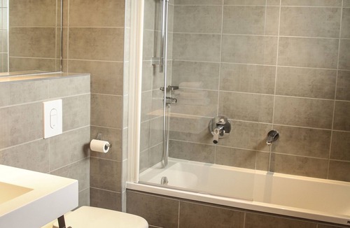 Pin - Vert Galant Hotel | H24 HOTEL Le Mans