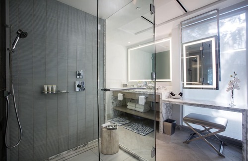 Uptown - Upper Duval Hotel | H2O Suites - Adults Only