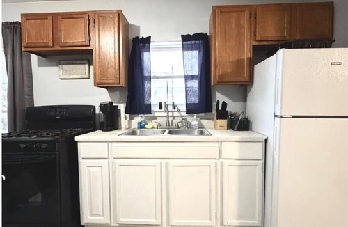 Lakefront Apartment | H4-1 Bedroom located at the Inner Harbor