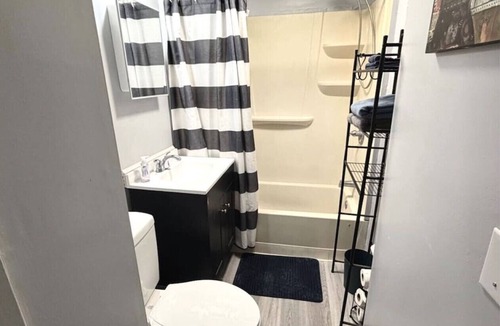 Lakefront Apartment | H4-1 Bedroom located at the Inner Harbor