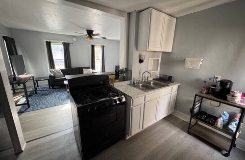 Lakefront Apartment | (H50) 2 Bedroom Apartment suit