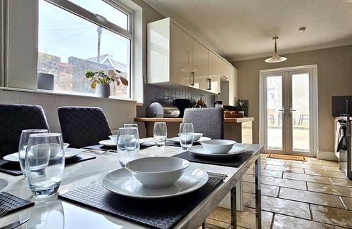 Splott House | Habershon by Switchback Stays