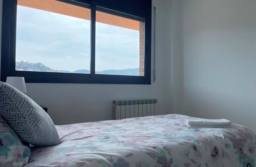 Sant Fost de Campsentelles Bed & Breakfast | Habitación Individual en una villa a 30 minutos de Barcelona con piscina