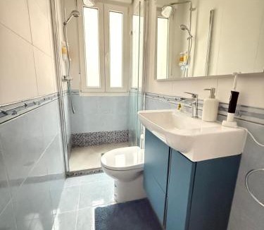 Iralabarri House | Habitación cerca del centro, baño y cocina compartida