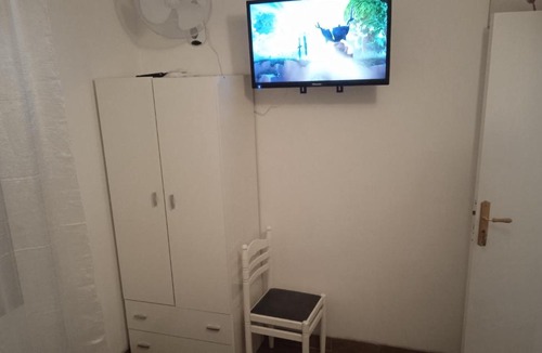 Figueres House | HABITACIÓN ECONÓMICA CON BAÑO PRIVADO EN PLENO CENTRO DE FIGUERES