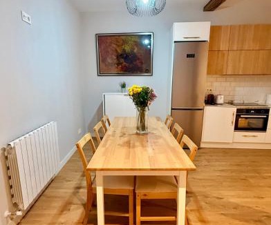 Iralabarri House | Habitación en apartamento con zonas comunes compartida H1