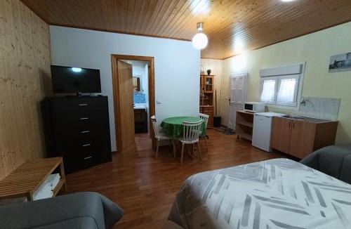 Valmuel Apartment | Habitación independiente en Casa Rural Javier