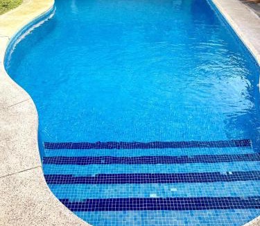 Azuqueca de Henares House | Habitación,Piscina y Jardín