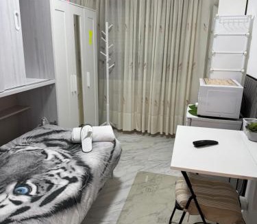Paracuellos de Jarama House | Habitacion con baño compartido