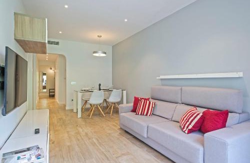 La Sagrada Familia Apartment | Habitat Apartments Pau