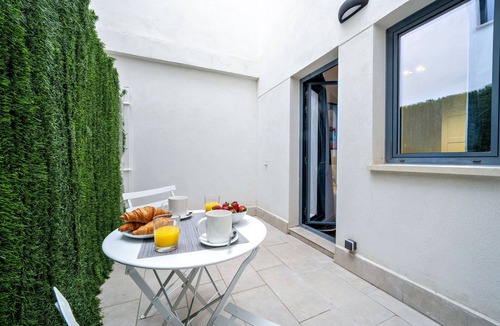Collblanc y La Torrassa Apartment | Habitat Apartments Teatre 13