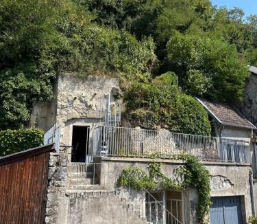 Villaines-les-Rochers House | Habitat troglodyte typique et confortable