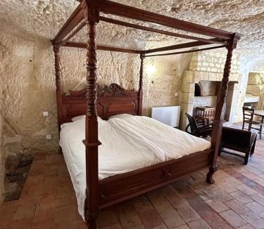 Villaines-les-Rochers House | Habitat troglodyte typique et confortable