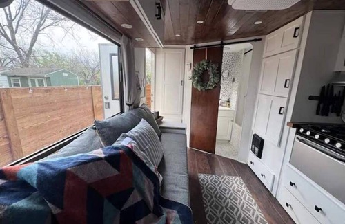 Waxahachie House | Hachie Retreat