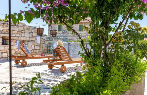 Grohote Villa | Hacienda Dora with assembled pool
