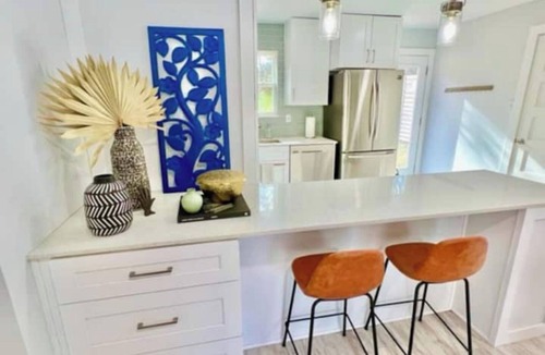 MLK House | Hacienda East - Central + Bright + Just Right