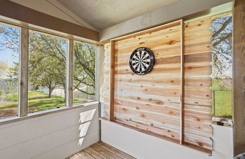 Hackberry House | Hackberry Paradise: Fishing Oasis