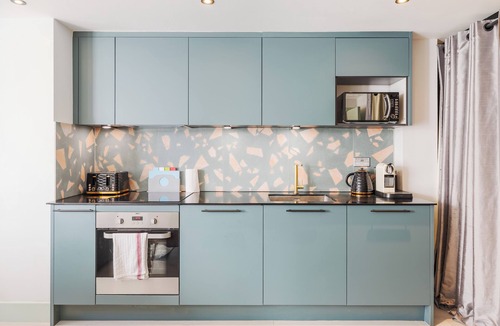 Clissold Apartment | Hackney 1 Bed Garden Flat Sleeps 4 Adults