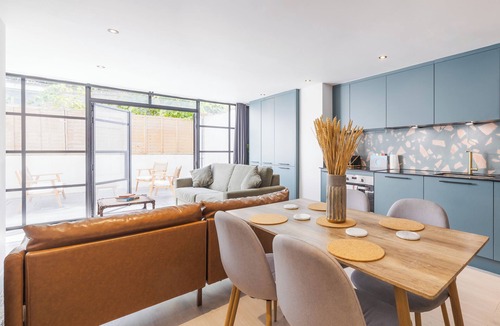 Clissold Apartment | Hackney 1 Bed Garden Flat Sleeps 4 Adults