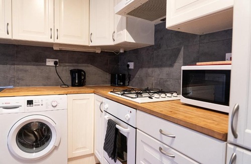 Hackney Downs Apartment | Hackney Central Houseshare