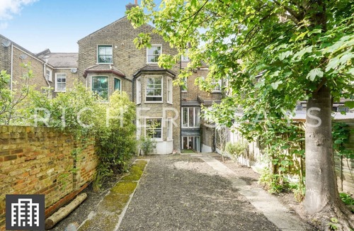 Clapton House | Hackney Guest Rooms | Spacious Double (RM4)