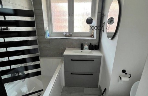 Upper Clapton Apartment | Hackney Haven!