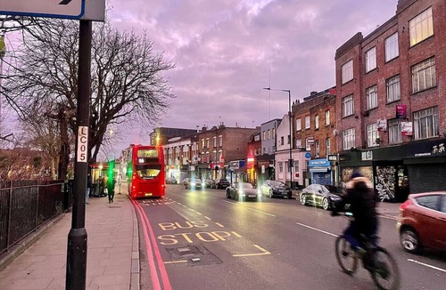 Clapton House | Hackney Suites - Triple En-suite Room (G1)