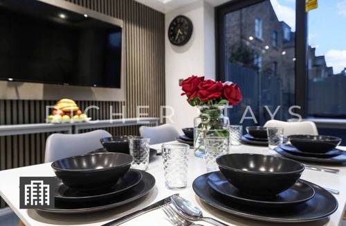 Clapton House | Hackney Suites - Double En-suite Room (F3)