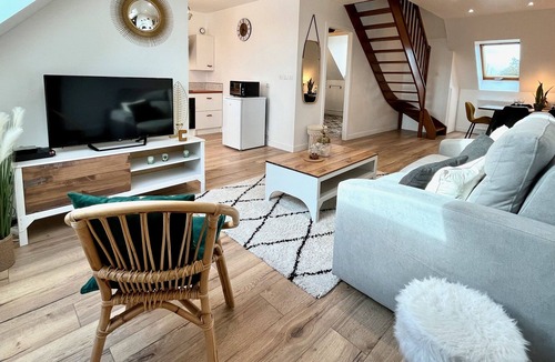 Sannerville Apartment | Hadar YourHostHelper