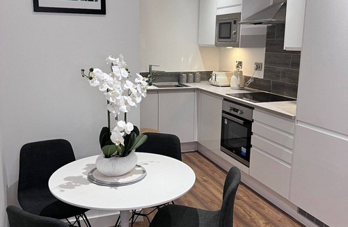 Salford Apartment | Hadeti Luxury Apartment