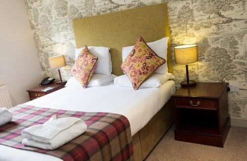 Grimley Hotel | Hadley Bowling Green Inn