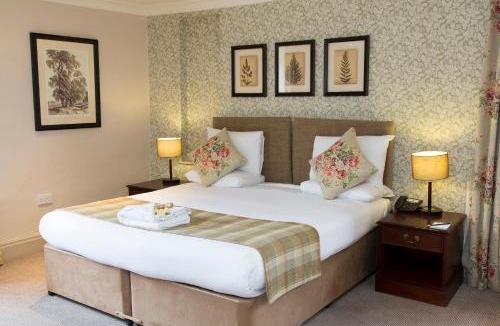 Grimley Hotel | Hadley Bowling Green Inn