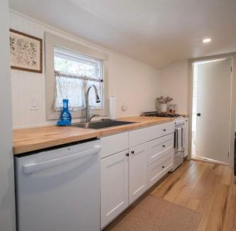 Hadley House | Hadley Hideaway Cottage