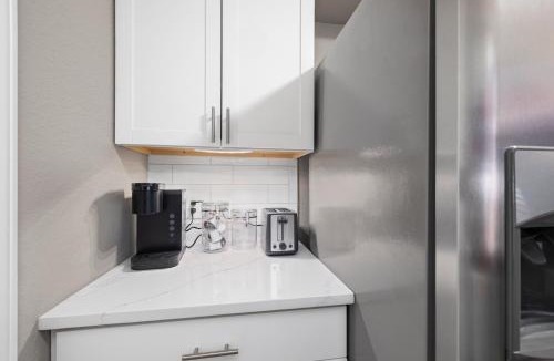Table Rock Apartment | Hadley's Place at Pointe Royale, Pristine 2 Bed 2 Bath Condo