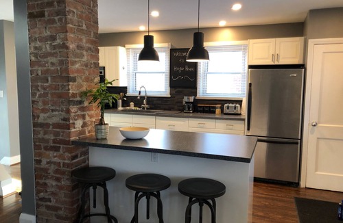 Burlington House | Hager House - Charming retreat downtown Burlington