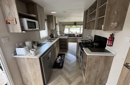 Berwick-upon-Tweed Apartment | Haggerston Castle - Caravan - Sleeps 6 - Parking