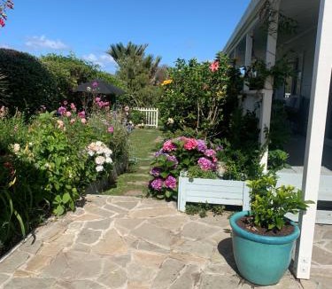 Hahei House | Hahei Hibiscus Cottage Studio