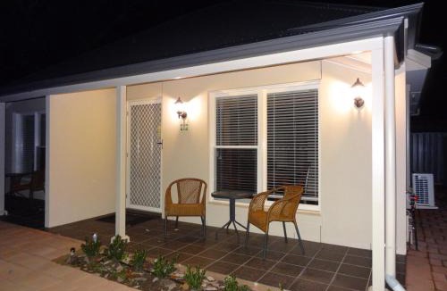 Hahndorf Apartment | Hahndorf Oak Tree Cottages