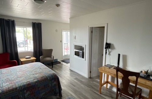 Haileybury Hotel | Haileybury Beach Motel