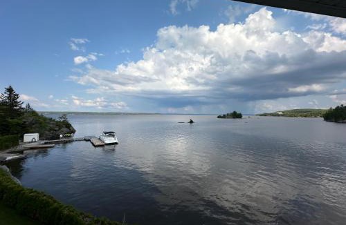 Temiskaming Shores House | Haileybury Lakehouse
